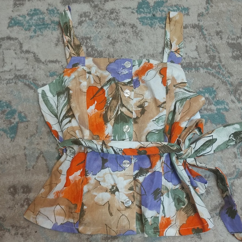 NWT Women's XS sleeveless belted top